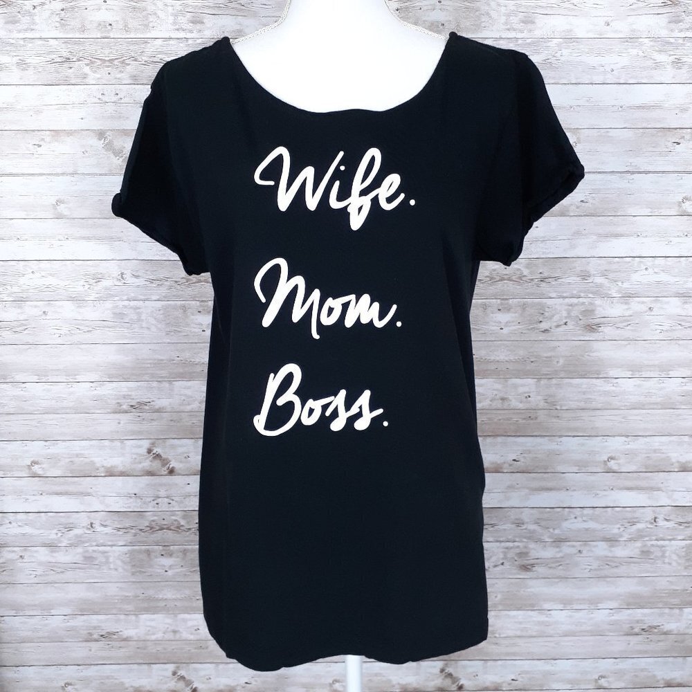 Womens Short Sleeved Top M Tee Wife Mom Boss 252A